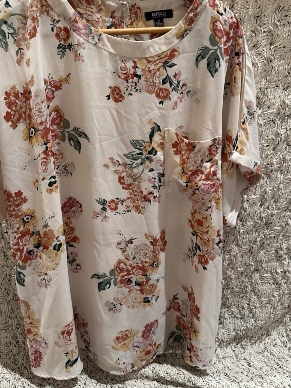 Buffalo David Bitton Cream Floral Pocket Short-Sleeve Top
